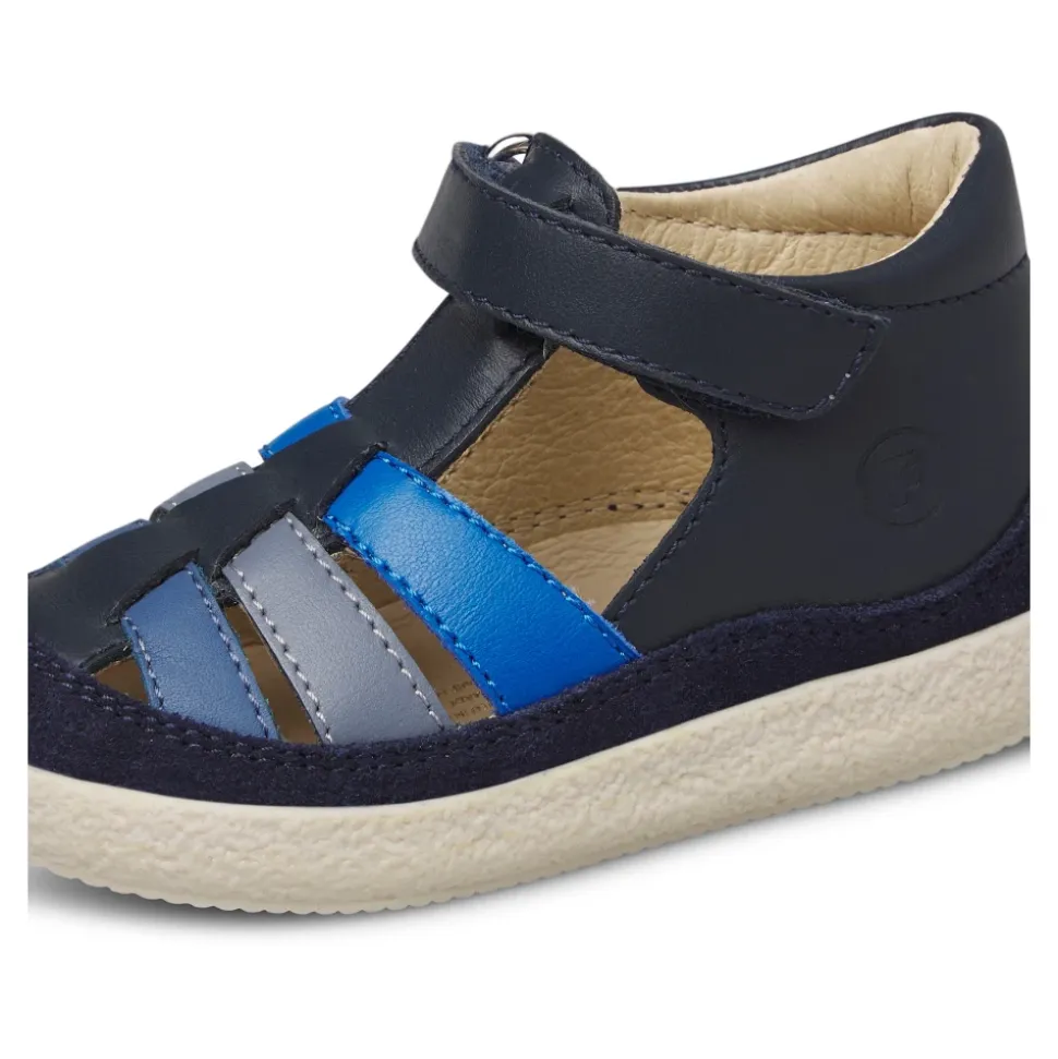 AURIX Sandals