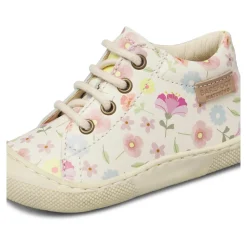 Barefoot Amur