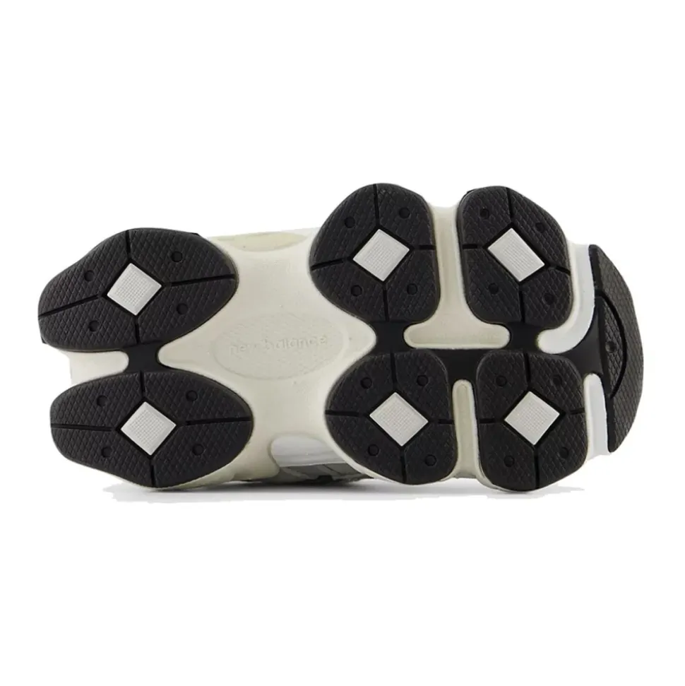9060 Bungee Sneakers