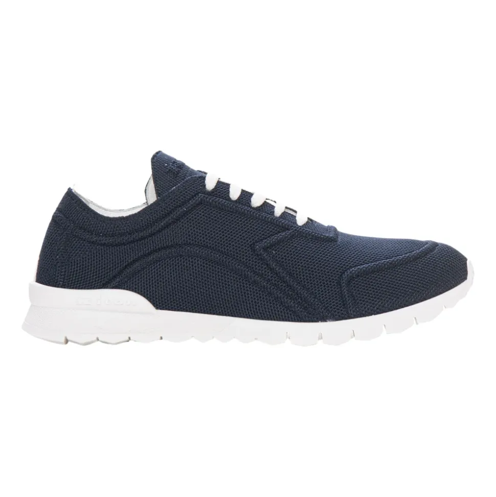 Canvas sneaker