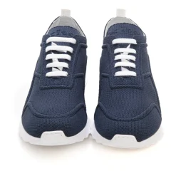Canvas sneaker