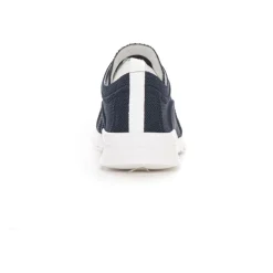 Canvas sneaker