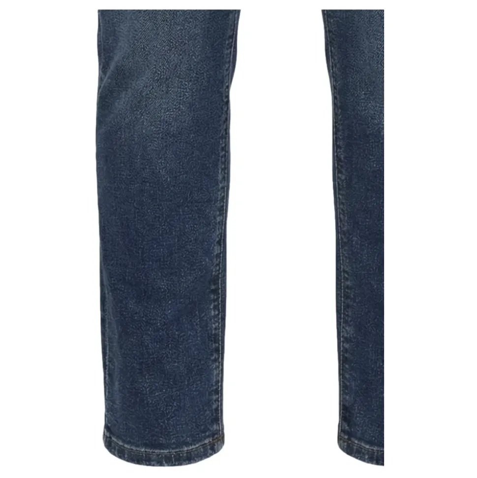 Jeansy typu Cigarette Leg