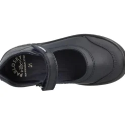Klasyczne buty dziecięce