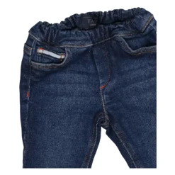 Niebieskie jeansy z gumką w pasie