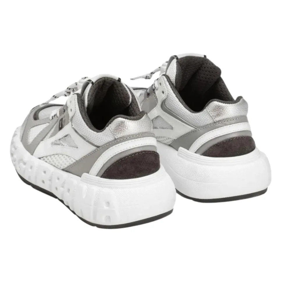 Nylonowe i siateczkowe sneakersy
