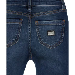 Slim Fit Statement