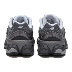 9060 Sneakers