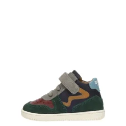 Sneakersy