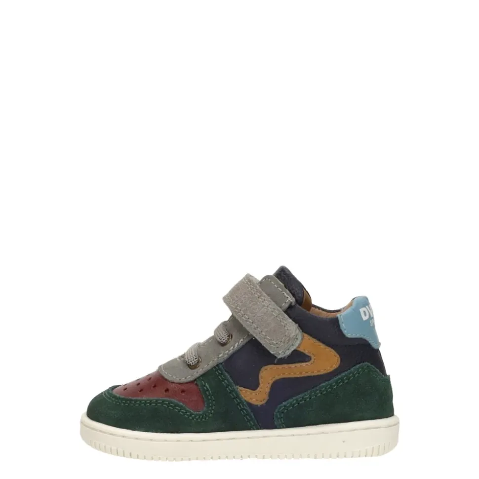 Sneakersy