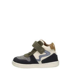 Sneakersy