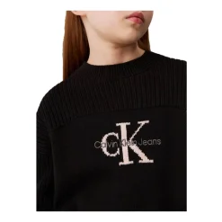 Sweter z monogramem