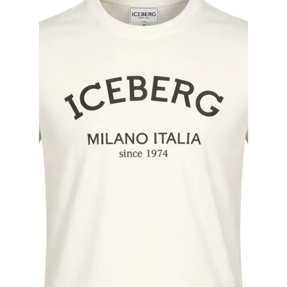 T-Shirt z metką na rękawie